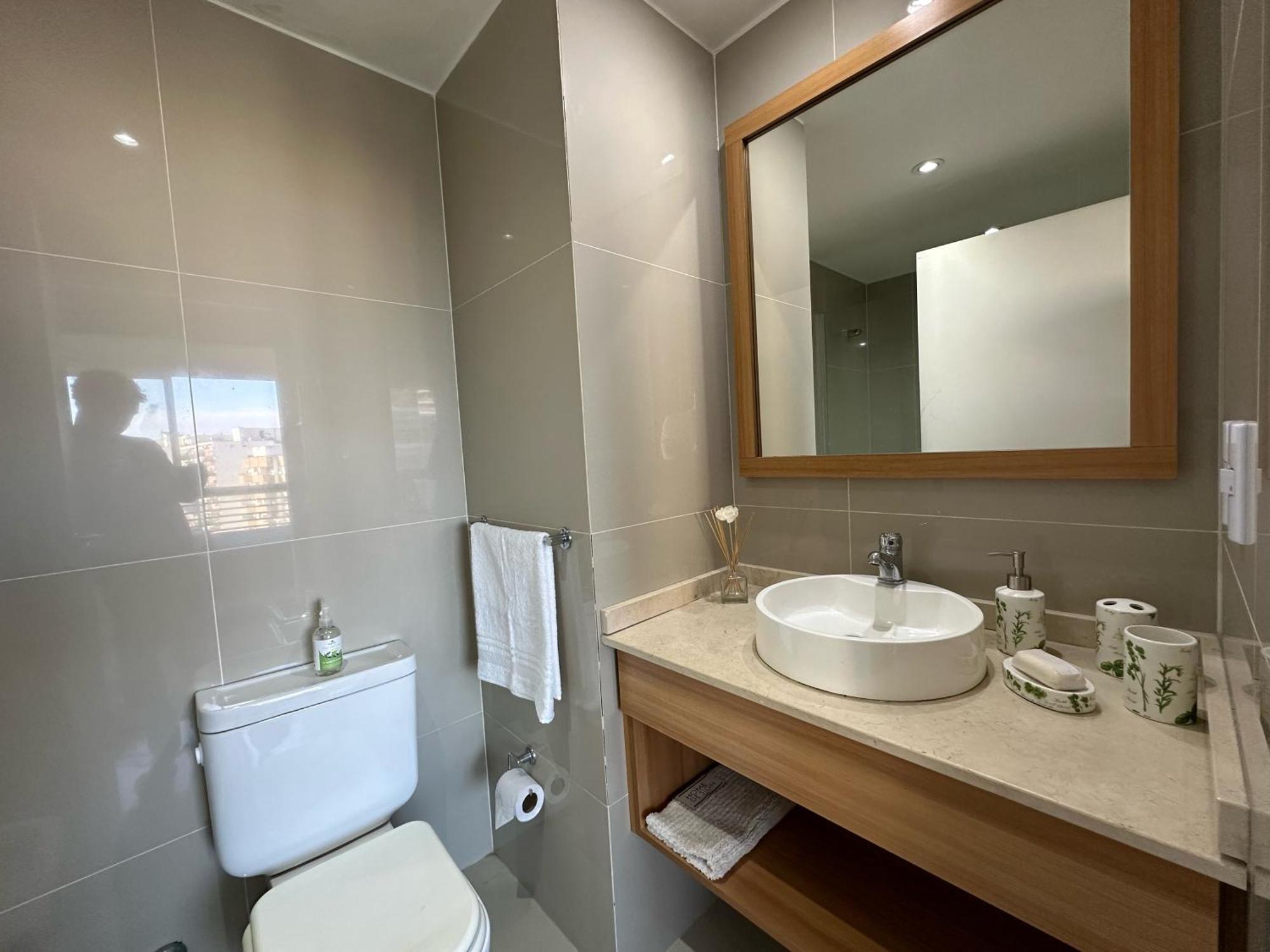 Apartamento Moderno Y Luminoso, Cerca De Todo *